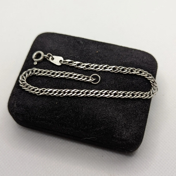 Vintage  sterling bracelet - Picture 1 of 4